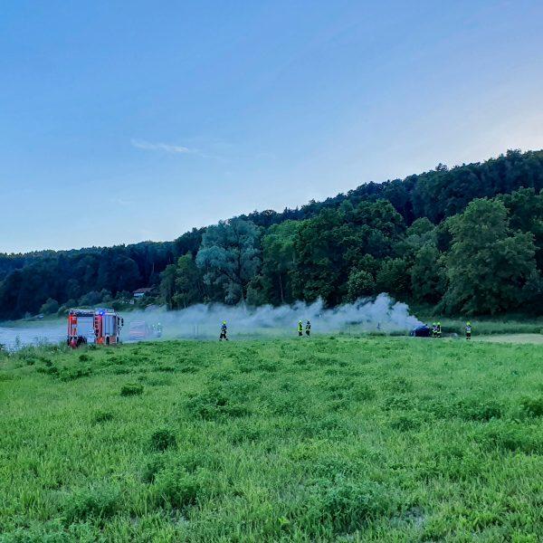 Übung PKW-Brand Unterhadermark Übung PKW-Brand Unterhadermark