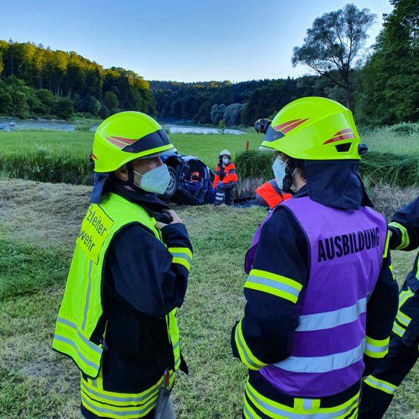 Übung PKW-Brand Unterhadermark Übung PKW-Brand Unterhadermark