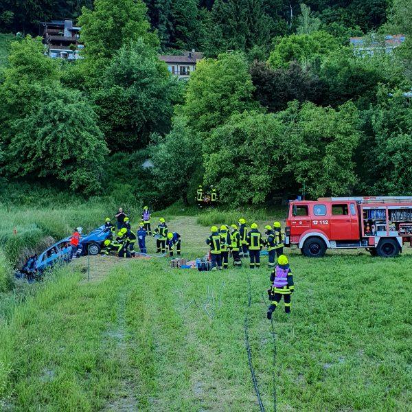 Übung PKW-Brand Unterhadermark Übung PKW-Brand Unterhadermark