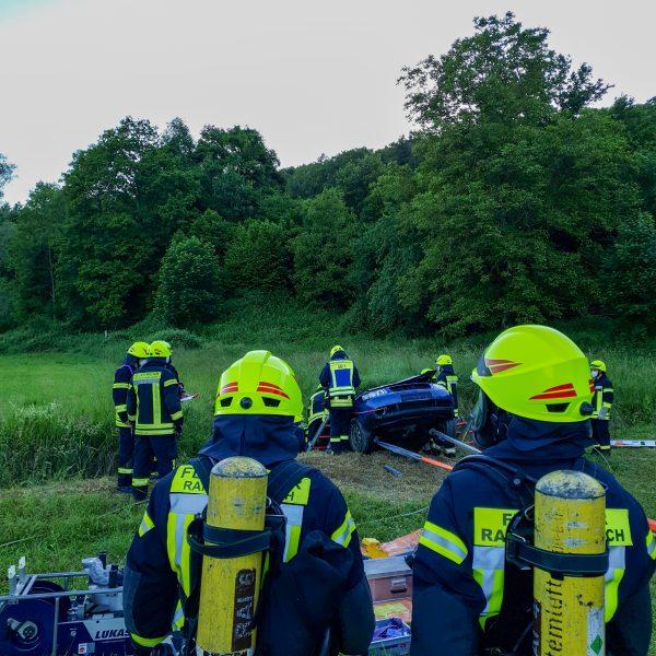 Übung PKW-Brand Unterhadermark Übung PKW-Brand Unterhadermark