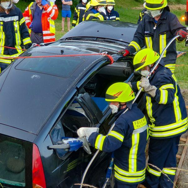 Übung PKW-Brand Unterhadermark Übung PKW-Brand Unterhadermark