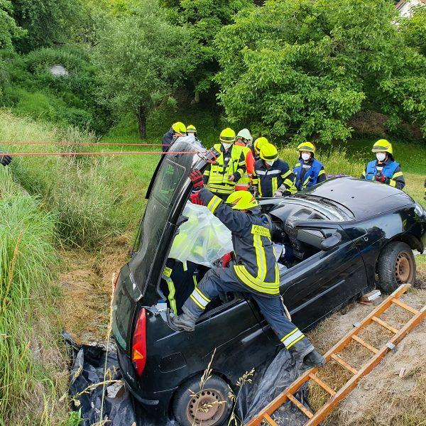 Übung PKW-Brand Unterhadermark Übung PKW-Brand Unterhadermark