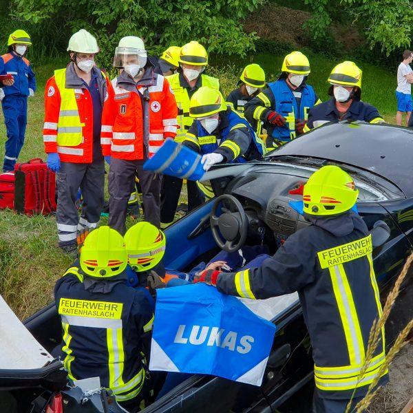 Übung PKW-Brand Unterhadermark Übung PKW-Brand Unterhadermark
