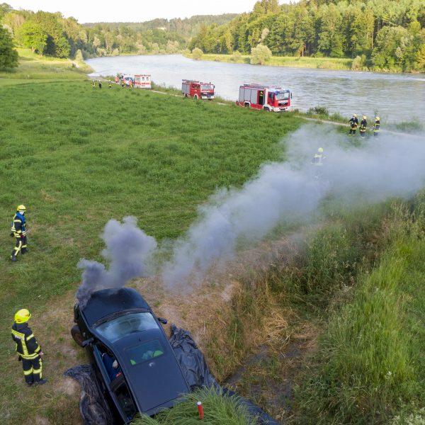 Übung PKW-Brand Unterhadermark Übung PKW-Brand Unterhadermark