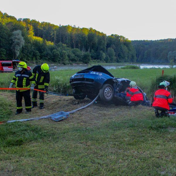 Übung PKW-Brand Unterhadermark Übung PKW-Brand Unterhadermark