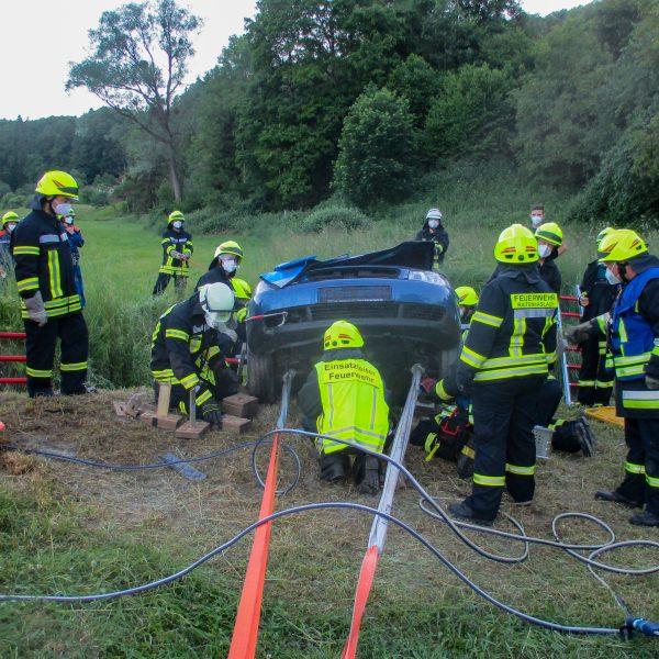 Übung PKW-Brand Unterhadermark Übung PKW-Brand Unterhadermark