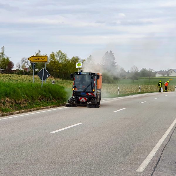 Einsatz Ölspur 20210429 Einsatz Ölspur 20210429