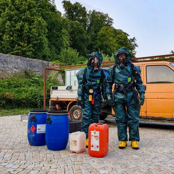 Übung mit Gefahrstoffen Übung mit Gefahrstoffen
